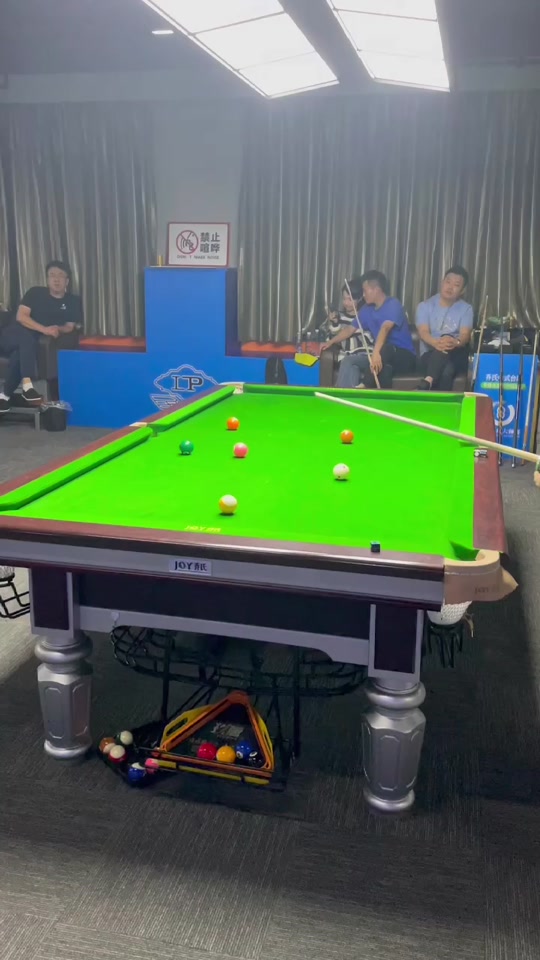 球员发起反 球员发起反